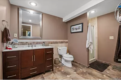 45 Coves Run, Syosset, NY 11791 - Photo 33