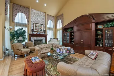 45 Coves Run, Syosset, NY 11791 - Photo 7