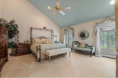 45 Coves Run, Syosset, NY 11791 - Photo 17