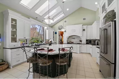 45 Coves Run, Syosset, NY 11791 - Photo 11