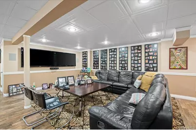 45 Coves Run, Syosset, NY 11791 - Photo 31