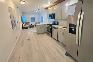 525 Riverleigh Ave, Riverhead, NY 11901 - Photo 7