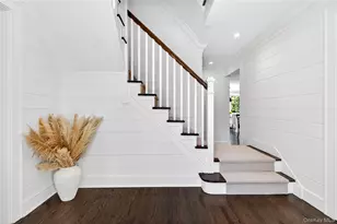 107 Manhasset Woods Rd, Manhasset, NY 11030 - Photo 9