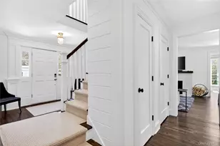 107 Manhasset Woods Rd, Manhasset, NY 11030 - Photo 11