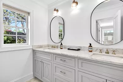 107 Manhasset Woods Road, Manhasset, NY 11030 - Photo 25