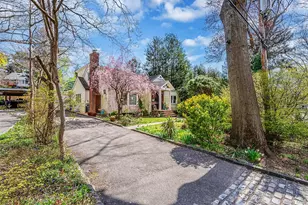 11 Edgewood Ave, Glen Head, NY 11545 - Photo 5