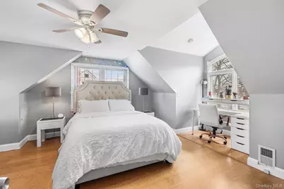38 Bedell Place, Amityville, NY 11701 - Photo 17