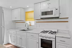 713 Harrison Ave, Riverhead, NY 11901 - Photo 5