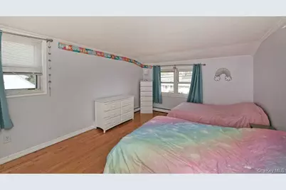 275 36th Street, Lindenhurst, NY 11757 - Photo 15