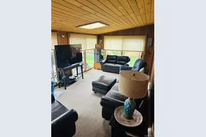 33 Hollins Lane, East Islip, NY 11730 - Photo 3