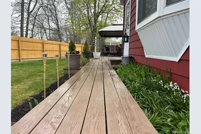 33 Hollins Lane, East Islip, NY 11730 - Photo 45
