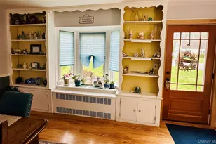 33 Hollins Ln, East Islip, NY 11730 - Photo 15