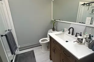 33 Hollins Ln, East Islip, NY 11730 - Photo 25