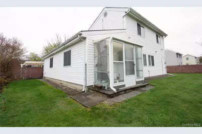 39 Narragansett Avenue, Medford, NY 11763 - Photo 21