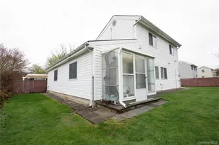 39 Narragansett Ave, Medford, NY 11763 - Photo 21