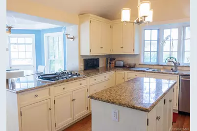 658 Shore Acres Drive, Mamaroneck, NY 10543 - Photo 9