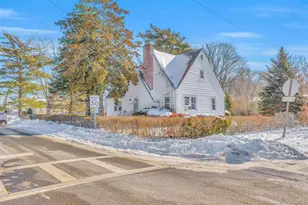 42 Greenwood Rd, Bay Shore, NY 11706 - Photo 49