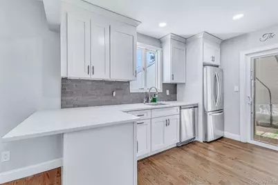 42 Greenwood Road #Bay Shore, NY 11706, Bay Shore, NY 11706 - Photo 21
