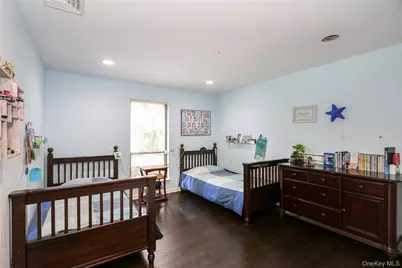 35 Old Pond Road, Great Neck, NY 11023 - Photo 13