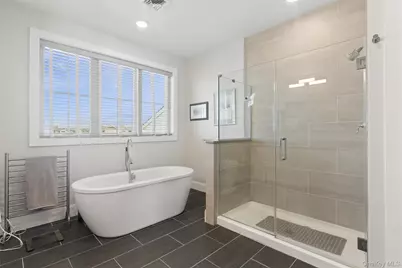 332 Marina Pointe Drive #332, East Rockaway, NY 11518 - Photo 15