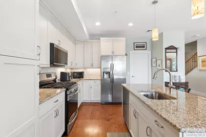 332 Marina Pointe Drive #332, East Rockaway, NY 11518 - Photo 11
