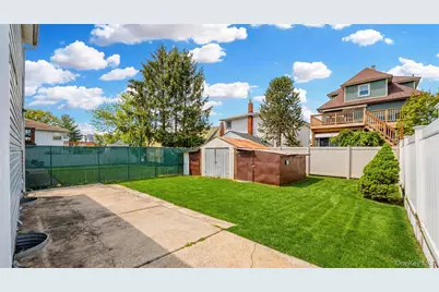 206 Hunnewell Avenue, Elmont, NY 11003 - Photo 23