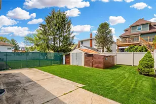 206 Hunnewell Ave, Elmont, NY 11003 - Photo 23
