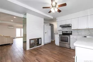 28 Apollo Ln, Hicksville, NY 11801 - Photo 7