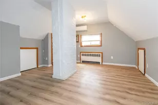 28 Apollo Ln, Hicksville, NY 11801 - Photo 23