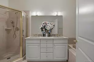 923 Roosevelt Way, Westbury, NY 11590 - Photo 17