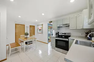 55 Pine St, Holbrook, NY 11741 - Photo 9