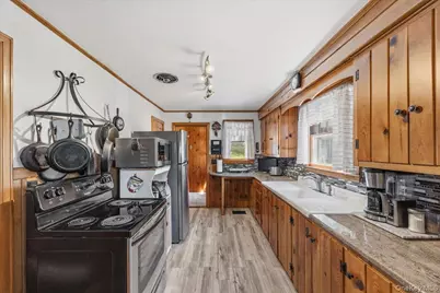 532 Shore Drive, New Windsor, NY 12553 - Photo 9