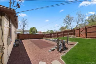 532 Shore Dr, New Windsor, NY 12553 - Photo 23