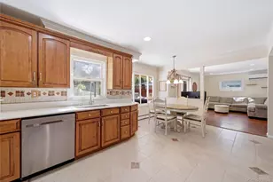 39 Fallen Leaf Rd, Holbrook, NY 11741 - Photo 11