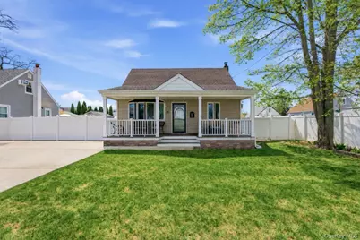 287 43rd Street, Lindenhurst, NY 11757 - Photo 1