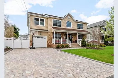 111 Charles Street #B, Massapequa, NY 11758 - Photo 3