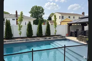 111 Charles St, Massapequa, NY 11758 - Photo 43