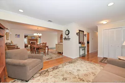 586 Seaford Avenue, Massapequa, NY 11758 - Photo 9