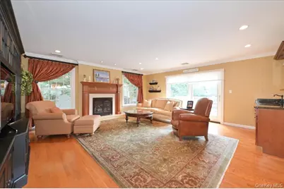 586 Seaford Avenue, Massapequa, NY 11758 - Photo 17
