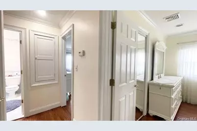 322 Grover Avenue N, Massapequa Park, NY 11762 - Photo 29