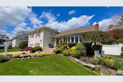 322 Grover Avenue N, Massapequa Park, NY 11762 - Photo 3