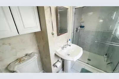 322 Grover Avenue N, Massapequa Park, NY 11762 - Photo 23