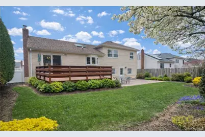 322 Grover Avenue N, Massapequa Park, NY 11762 - Photo 39