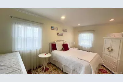 322 Grover Avenue N, Massapequa Park, NY 11762 - Photo 27
