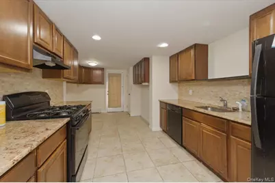 20 Cambridge Avenue, Melville, NY 11747 - Photo 9