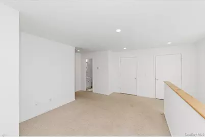 20 Cambridge Avenue, Melville, NY 11747 - Photo 15