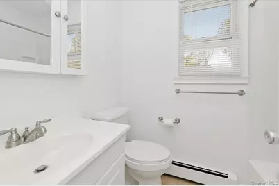 20 Cambridge Avenue, Melville, NY 11747 - Photo 19