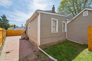 20 Cambridge Ave, Melville, NY 11747 - Photo 31
