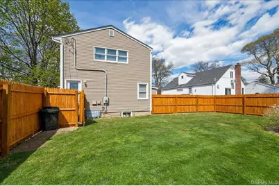 20 Cambridge Avenue, Melville, NY 11747 - Photo 29