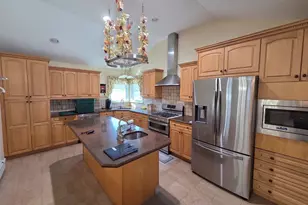 737 Pleasant Ave, Westbury, NY 11590 - Photo 3